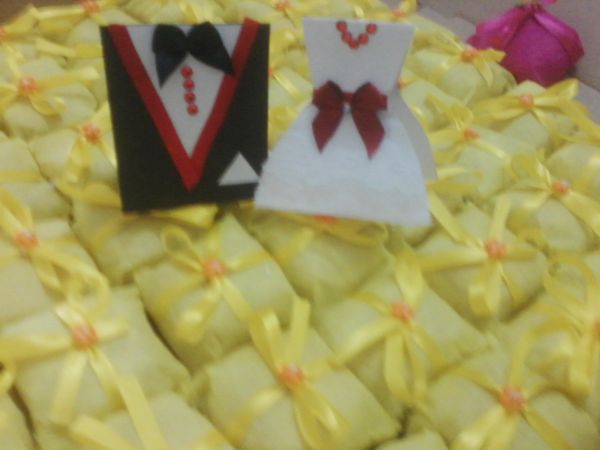 Amarelo